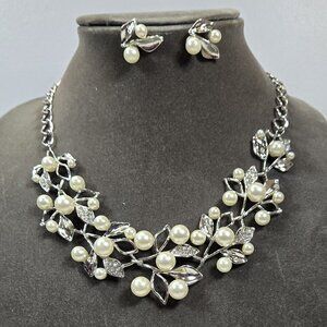 🌸 Stunning Pearl & Crystal Jewelry Set